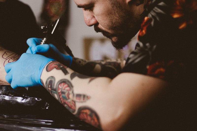 Ed Hardy is de best betaalde tattooartiest ter wereld